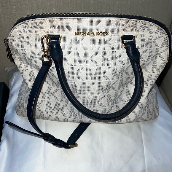 MICHAEL Michael Kors Handbags - Michael Kors MK Cindy LG Dome Crossbody | Color: Navy Blue & White